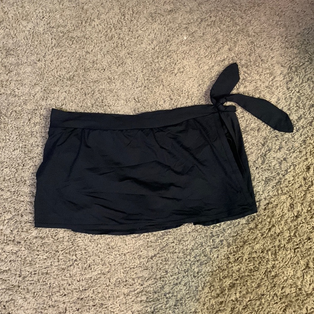 Chaps swim bottoms with skirt, size 10, black